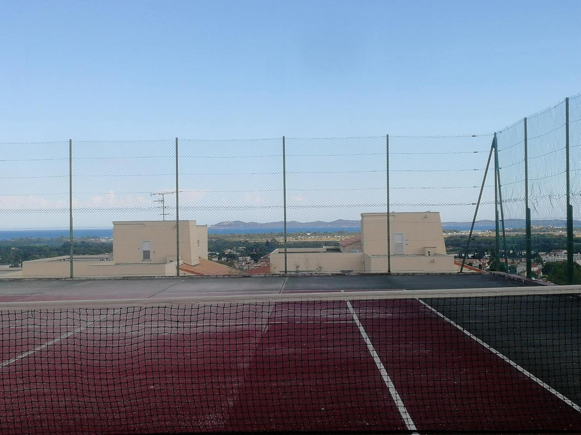 Studio Climatise Dans Residence Avec Piscine Et Tennis 히에레 외부 사진